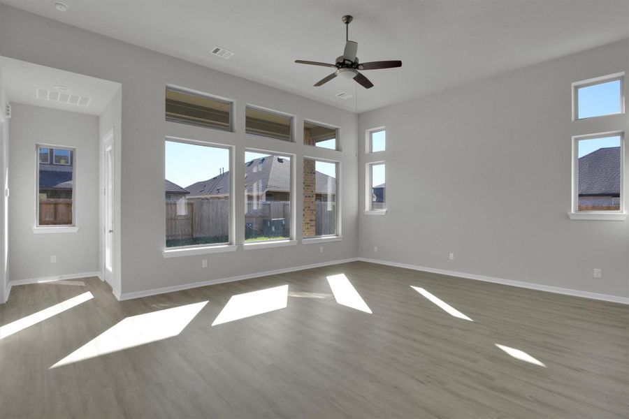 Spacious, unfurnished interior of a new home in Canterra Creek  60', Rosharon (Image 22).