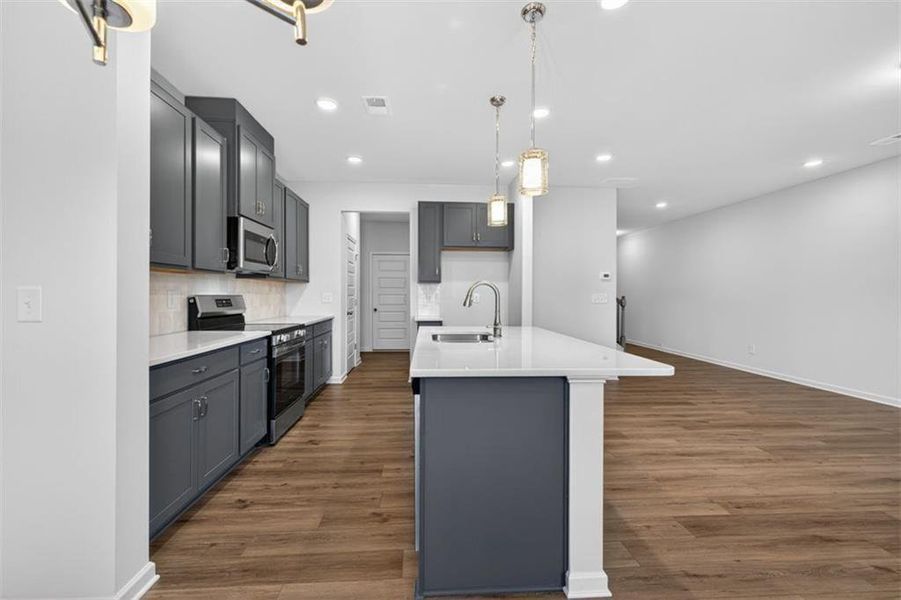 Furnished interior view inside a new home in Franklin Manor, Lawrenceville (Image 9).