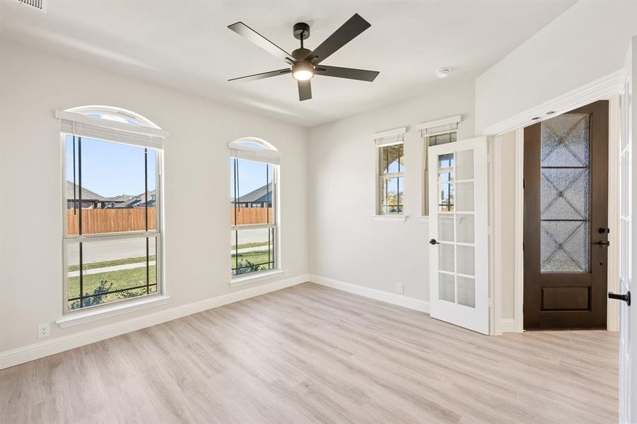 Spacious, unfurnished interior of a new home in Ridge Ranch Classic 60, Mesquite (Image 31).