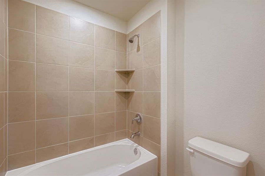 Furnished interior view inside a new home in Sperling Farms, Ferris (Image 11).