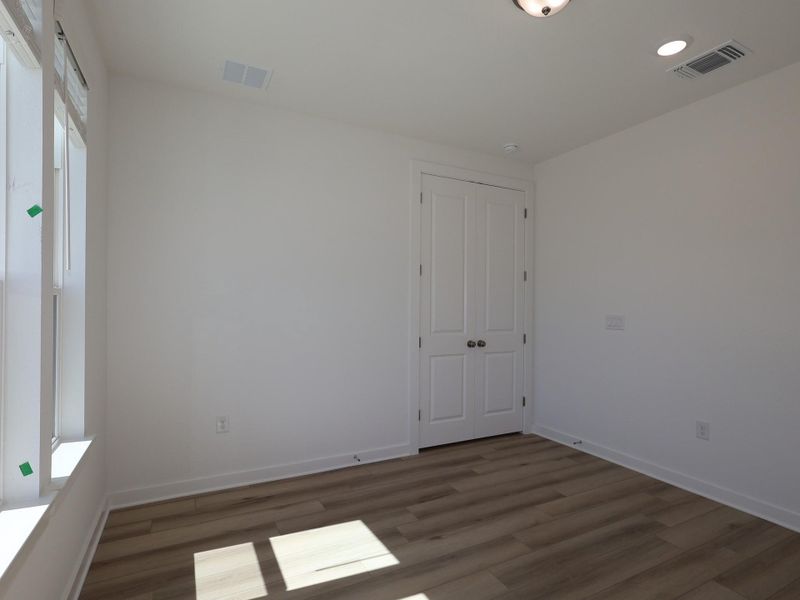 Spacious, unfurnished interior of a new home in Barksdale, Leander (Image 19).