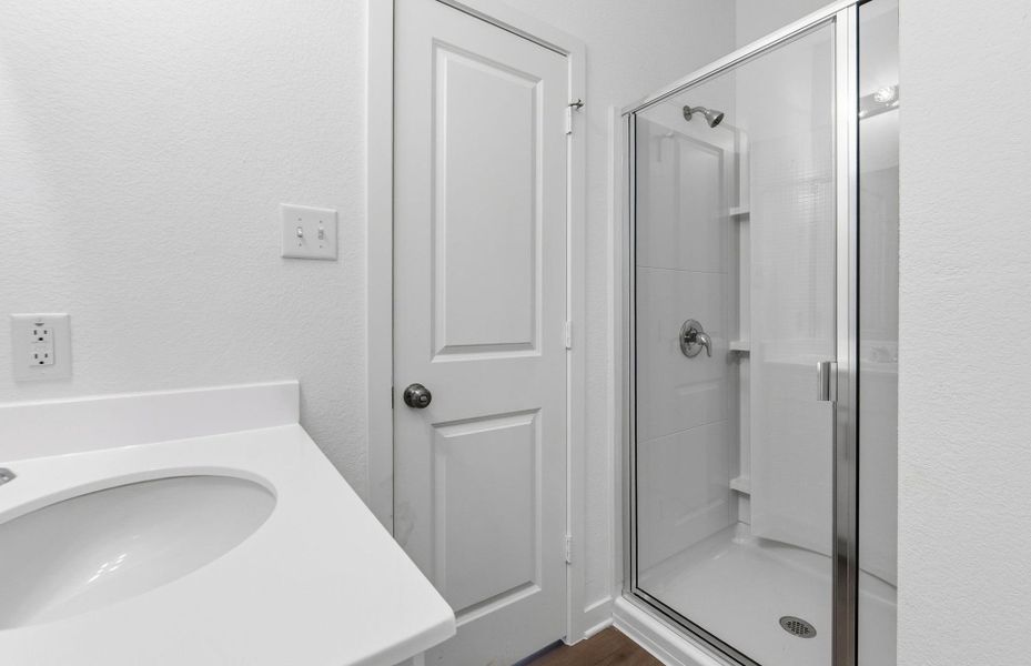 Furnished interior view inside a new home in Skyview, Belton (Image 8).