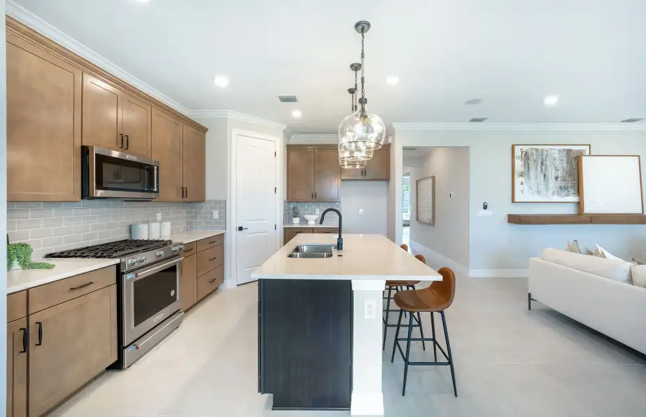 Representative furnished interior of a home built from the Cedar by Pulte Homes in Hilliard Isle, Kissimmee (Image 5).