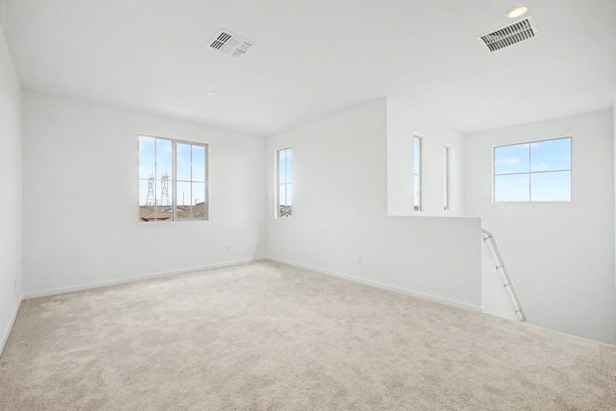 Spacious, unfurnished interior of a new home in Frontera, Surprise (Image 8).