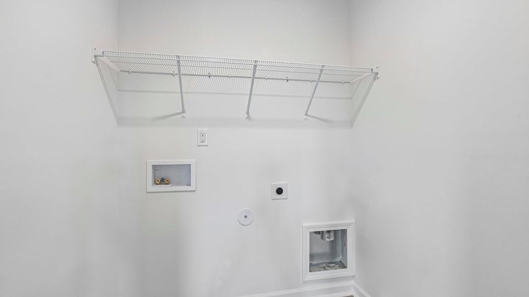 Spacious, unfurnished interior of a new home in Shahbain Reserve, Raeford (Image 30).