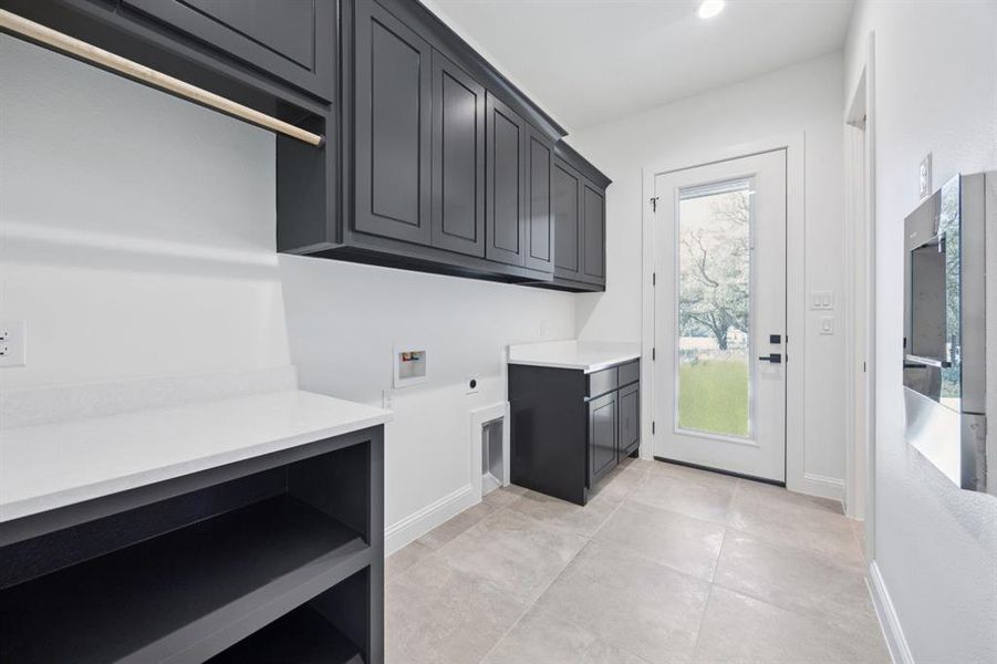 Furnished interior view inside a new home in , Weatherford (Image 28). Furnished interior view inside a new home in , Weatherford (Image 28).