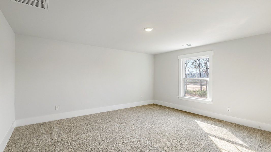 Spacious, unfurnished interior of a new home in Rivers Reach, Yemassee (Image 28).