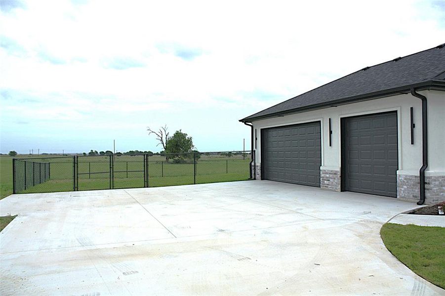 Exterior details and patio area of a home in , Crawford (Image 26).