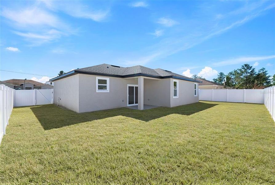 Exterior details and patio area of a home in , Poinciana (Image 17).