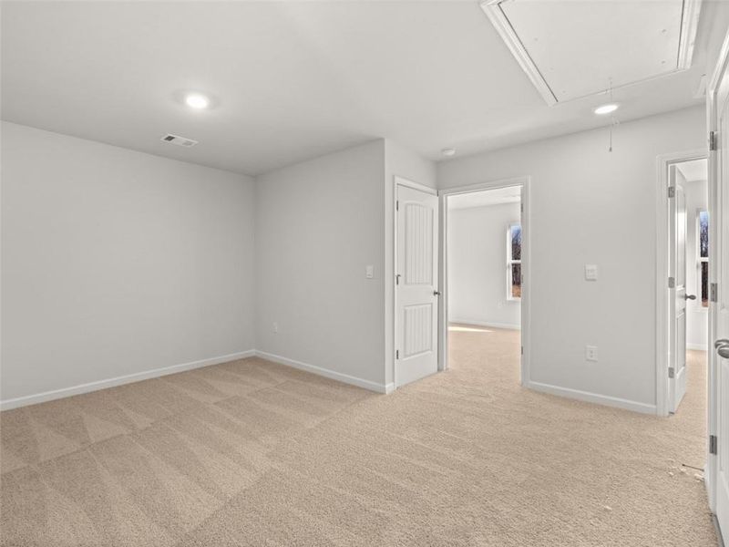 Spacious, unfurnished interior of a new home in Rolling Meadows, Jasper (Image 16).