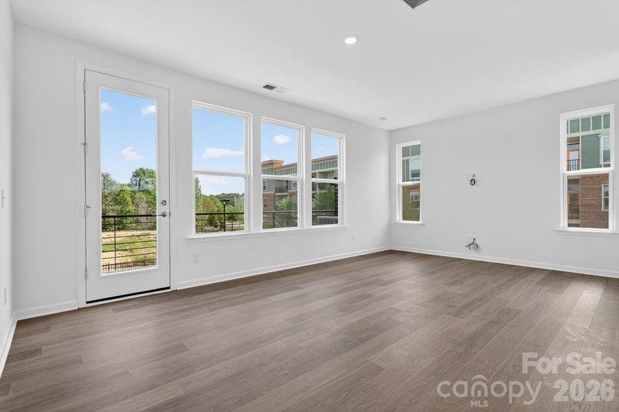 567 Silver Star Boulevard ~ Ready Now