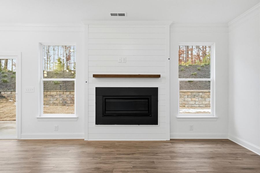 Spacious, unfurnished interior of a new home in Rone Creek, Waxhaw (Image 32).