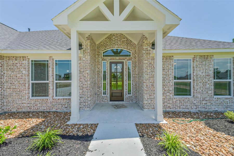Exterior details and patio area of a home in , Baytown (Image 26).