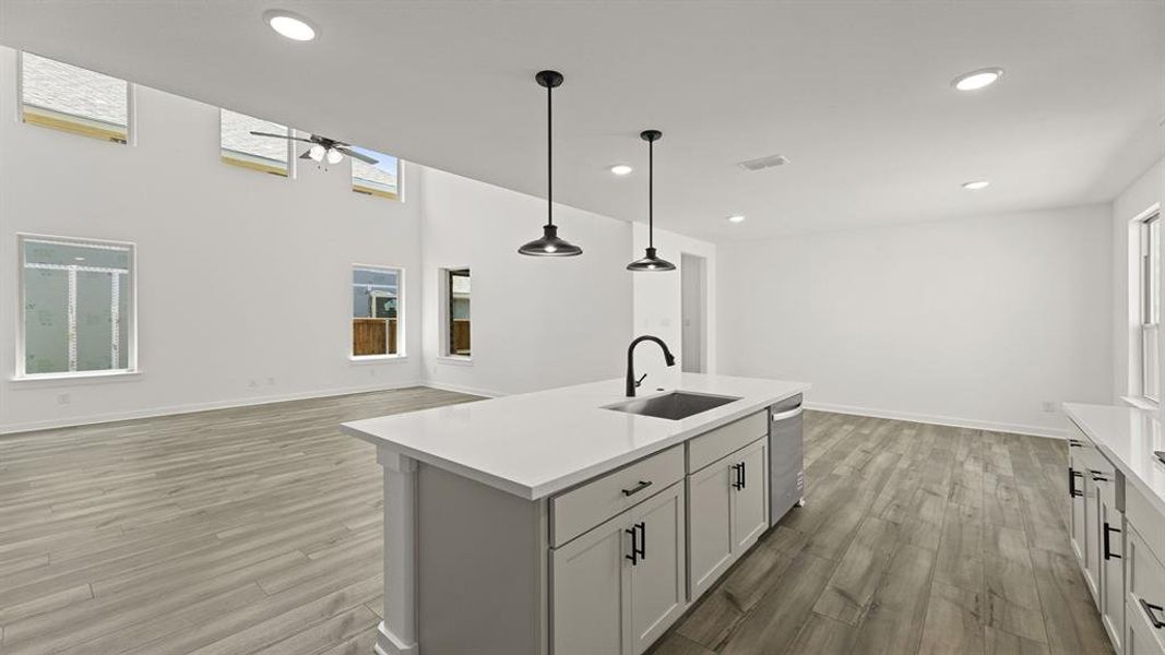 5 1425 Clare Court - Kitchen (3)