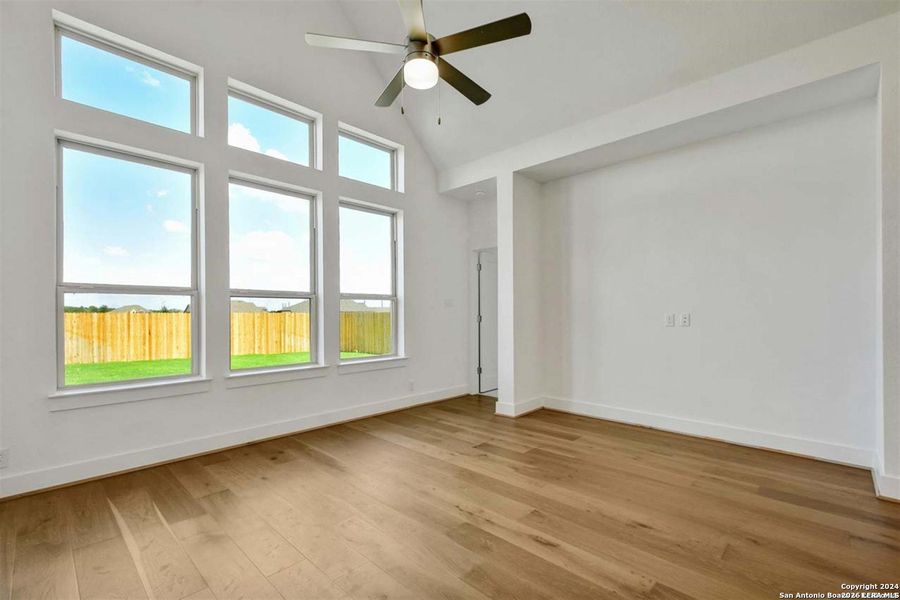 Spacious, unfurnished interior of a new home in Alsatian Oaks, Castroville (Image 10).
