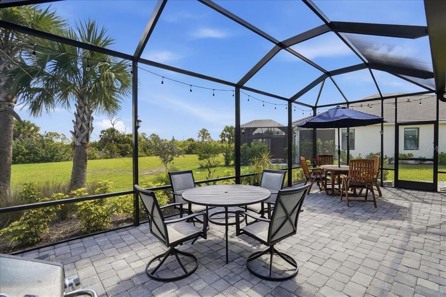 Exterior details and patio area of a home in , Venice (Image 26).