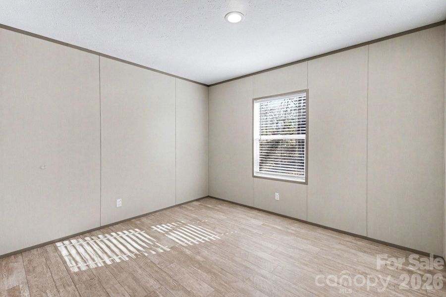 Spacious, unfurnished interior of a new home in , Shelby (Image 23).