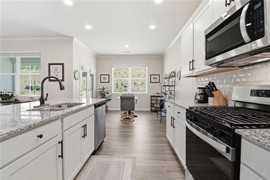 Furnished interior view inside a new home in , Dallas (Image 9).