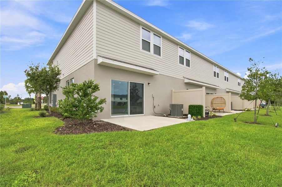 Exterior details and patio area of a home in , Kissimmee (Image 29).