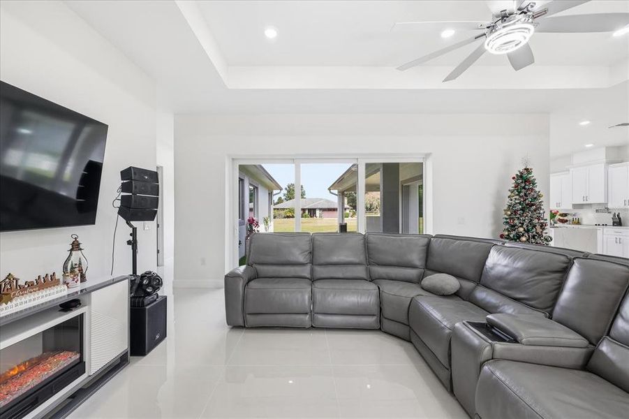 Furnished interior view inside a new home in , Plant City (Image 17).
