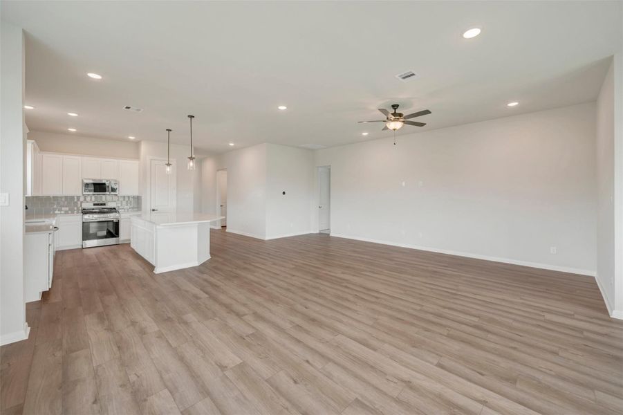 Spacious, unfurnished interior of a new home in Escondido - Retreat Collection, Magnolia (Image 17). Spacious, unfurnished interior of a new home in Escondido - Retreat Collection, Magnolia (Image 17).