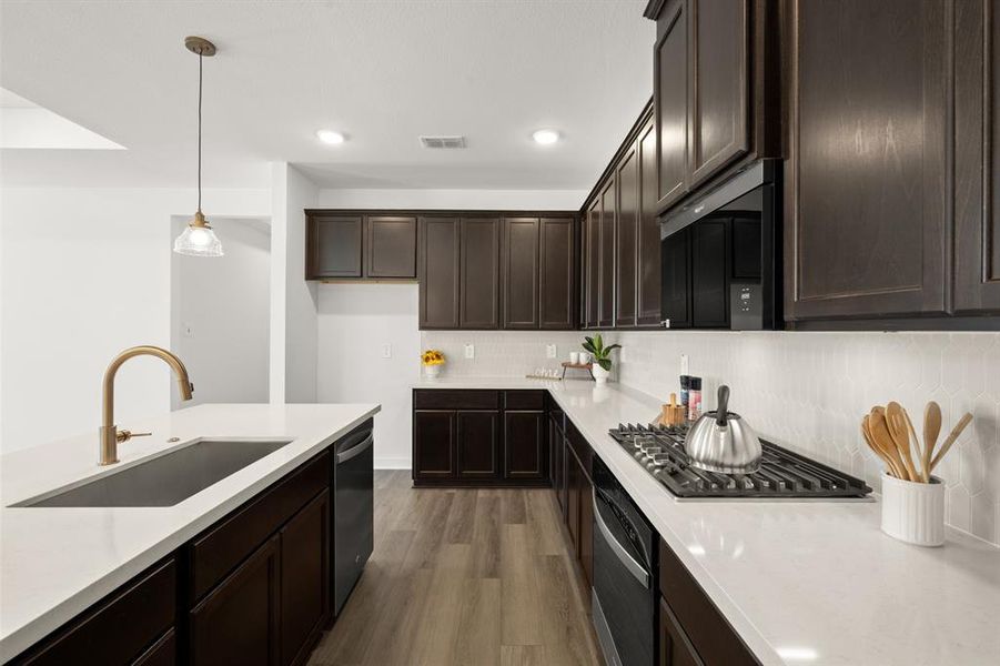 372 Deer Ridge-  Kitchen-3