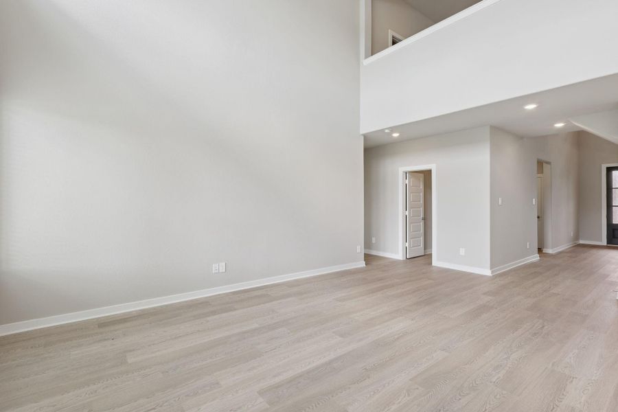 Spacious, unfurnished interior of a new home in Kingdom Heights, Rosenberg (Image 21).