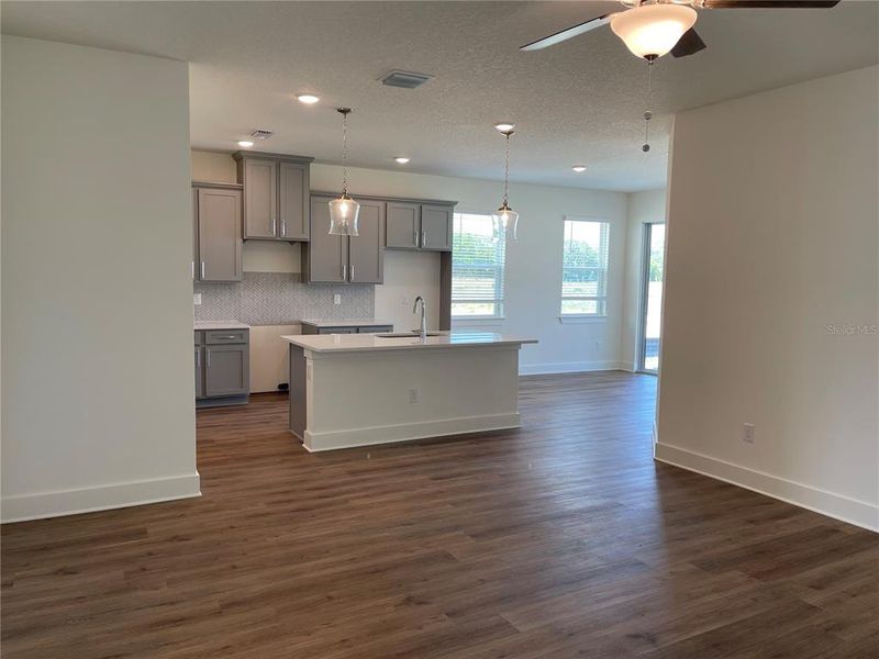 Spacious, unfurnished interior of a new home in Arbor Meadows, Spring Hill (Image 11).