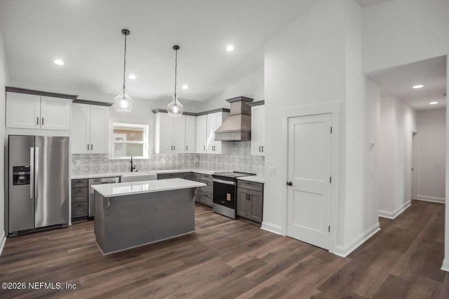 Furnished interior view inside a new home in , Callahan (Image 9).