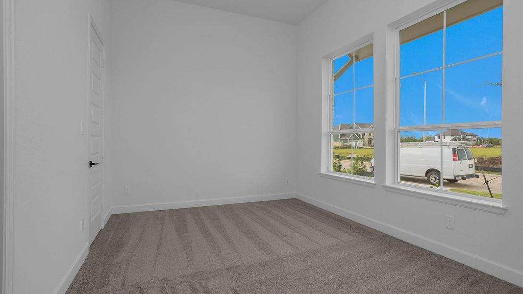 Spacious, unfurnished interior of a new home in Fulshear Lakes 80', Fulshear (Image 7).