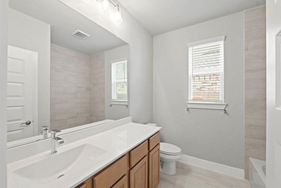 Furnished interior view inside a new home in Briarwood Crossing, Rosenberg (Image 7).