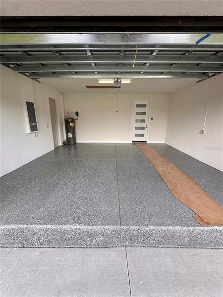 Spacious, unfurnished interior of a new home in , North Port (Image 18).