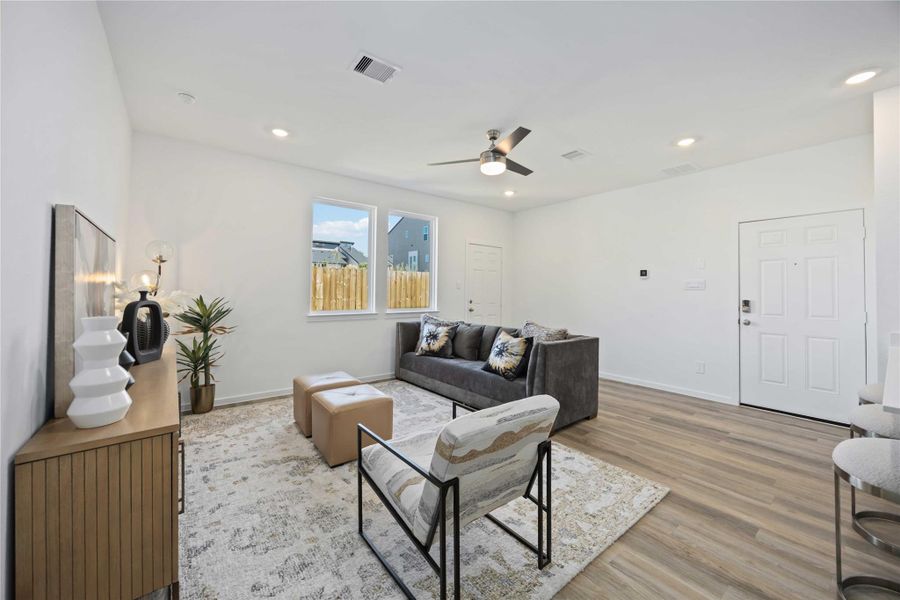 Furnished interior view inside a new home in Mansfield Estates, Houston (Image 25). Furnished interior view inside a new home in Mansfield Estates, Houston (Image 25).