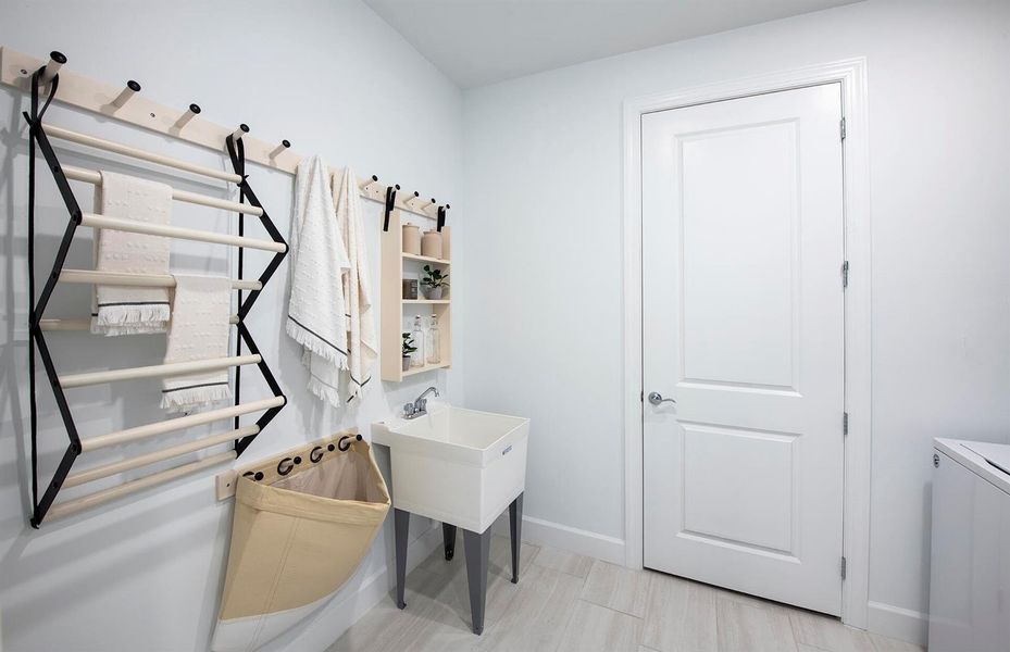 SWFL_HML_Mystique_Laundry_web
