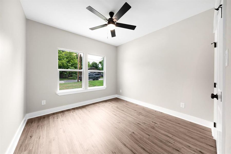 Spacious, unfurnished interior of a new home in , Sulphur Springs (Image 18).