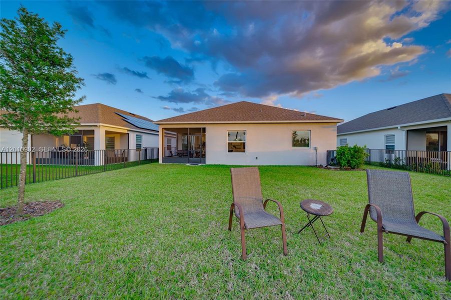 Exterior details and patio area of a home in , Port St. Lucie (Image 28).