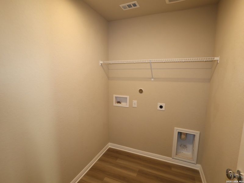 Spacious, unfurnished interior of a new home in Greenspoint Heights, Seguin (Image 19).