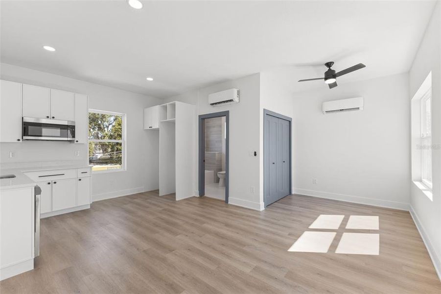 Spacious, unfurnished interior of a new home in , St. Petersburg (Image 28).