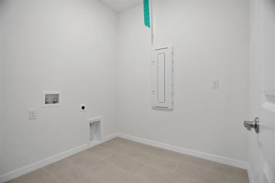 Spacious, unfurnished interior of a new home in Angeline, Land O' Lakes (Image 44).