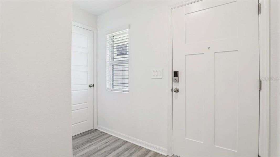 Spacious, unfurnished interior of a new home in Villamar, Winter Haven (Image 16).
