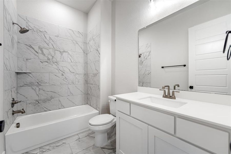 Furnished interior view inside a new home in Creekview Addition, Van Alstyne (Image 12). Furnished interior view inside a new home in Creekview Addition, Van Alstyne (Image 12).