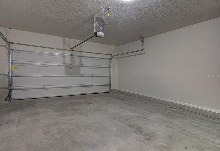 Spacious, unfurnished interior of a new home in , Palm Coast (Image 21).