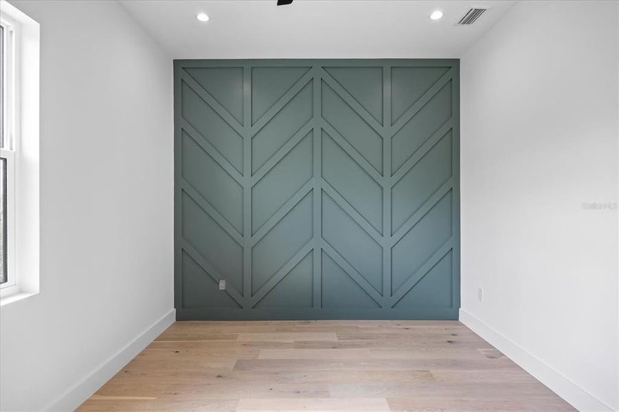 Spacious, unfurnished interior of a new home in , Tampa (Image 48).