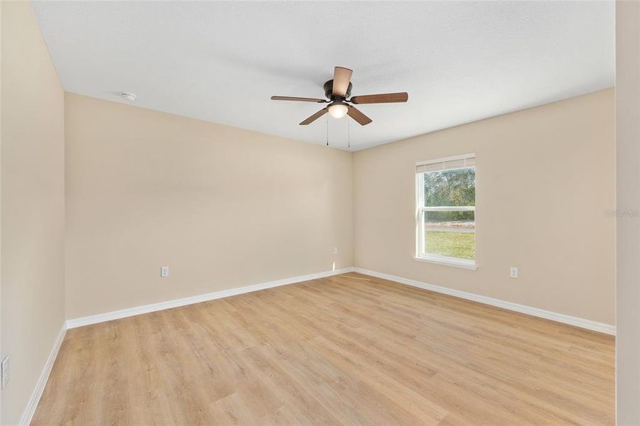 Spacious, unfurnished interior of a new home in , Ocala (Image 21).