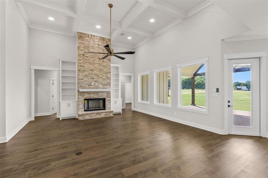 Spacious, unfurnished interior of a new home in , Lorena (Image 22).