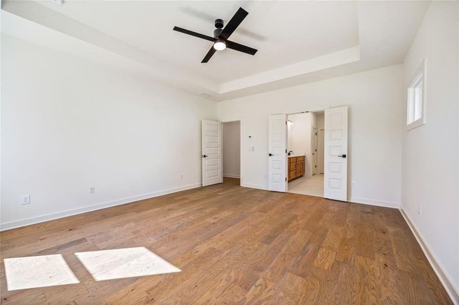 Spacious, unfurnished interior of a new home in Long Hollow Landing, Gainesville (Image 34).