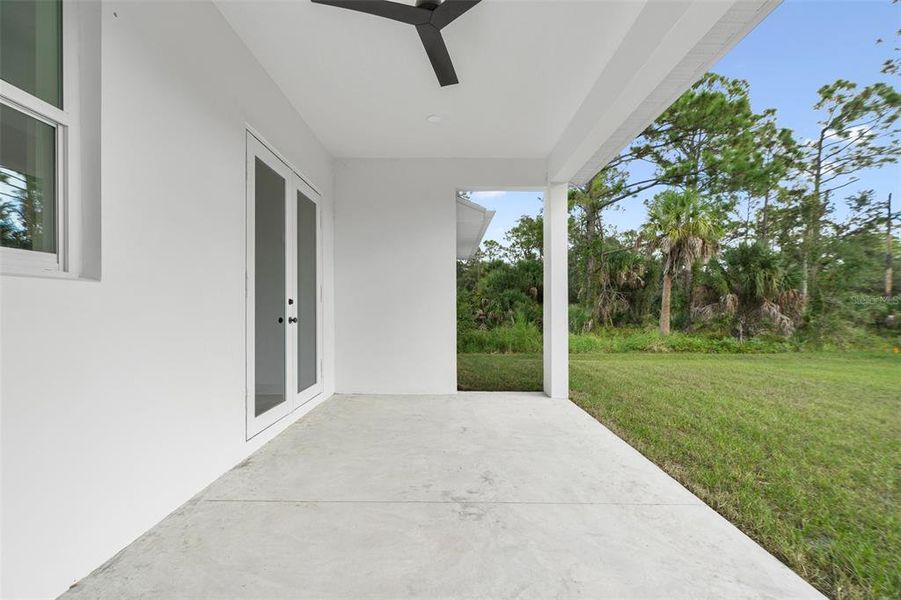 Exterior details and patio area of a home in , Port Charlotte (Image 15).