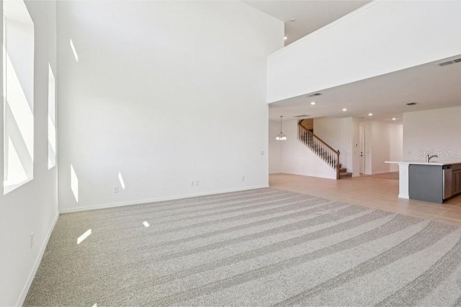 Spacious, unfurnished interior of a new home in Northlake Traditional, Winter Garden (Image 27). Spacious, unfurnished interior of a new home in Northlake Traditional, Winter Garden (Image 27).