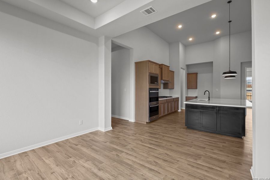 Spacious, unfurnished interior of a new home in Homestead, Schertz (Image 21).