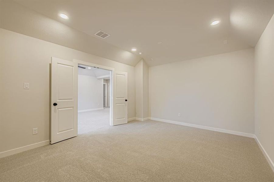 Spacious, unfurnished interior of a new home in BridgeWater 60s, Midlothian (Image 20).